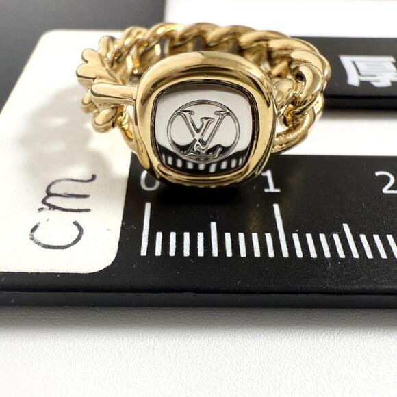 LOUIS VUITTON Ring - Picture 7 of 10